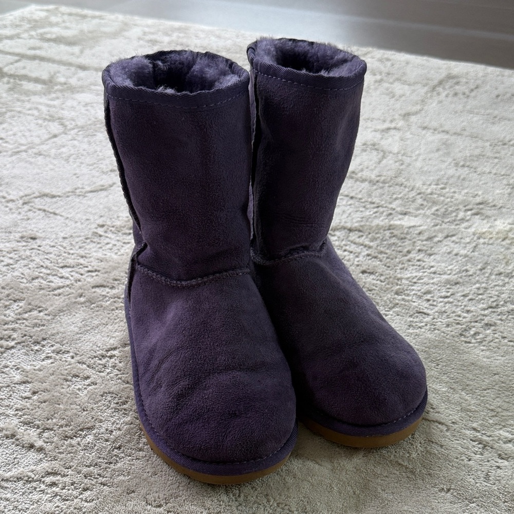 UGG Kids Boots in Dark Purple